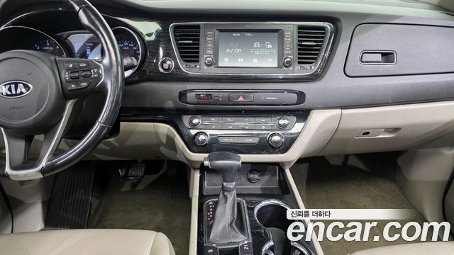 Kia Canival 2020 — photo 19