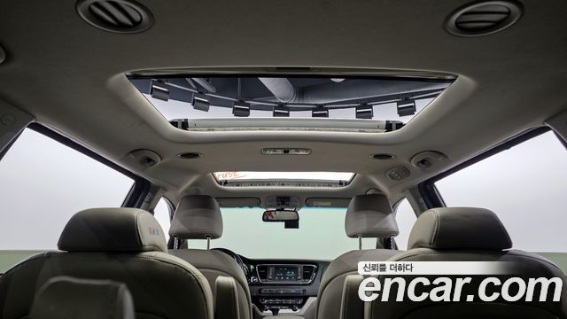 Kia Canival 2020 — photo 20