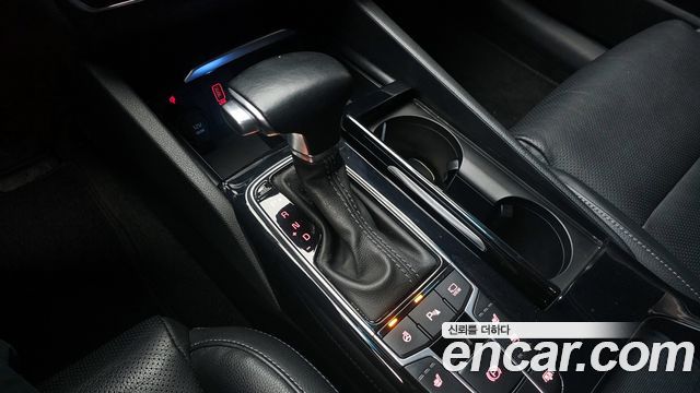 Kia K7 2019 — photo 9