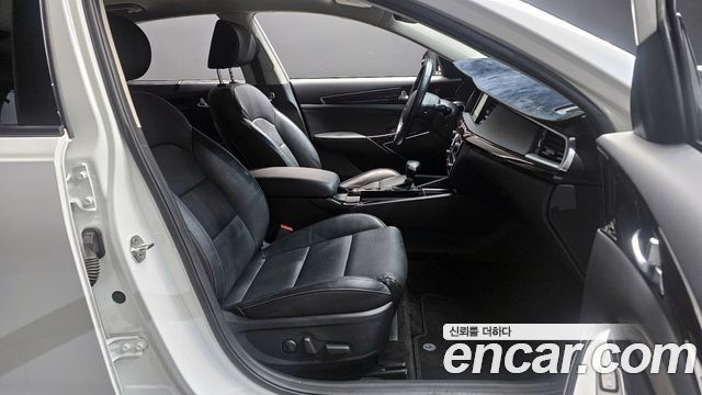 Kia K7 2019 — photo 11