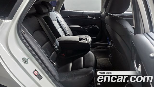 Kia K7 2019 — photo 12