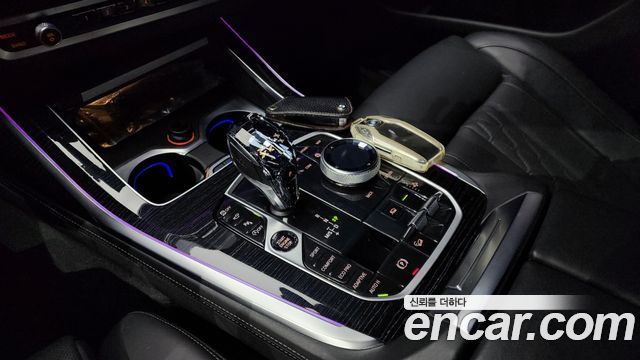 BMW X7 2021 — photo 9
