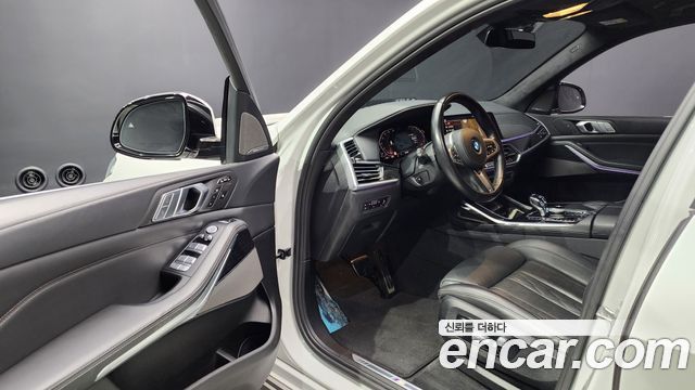 BMW X7 2021 — photo 11
