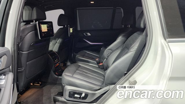 BMW X7 2021 — photo 12