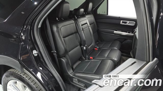 Ford Explorer 2022 — photo 11