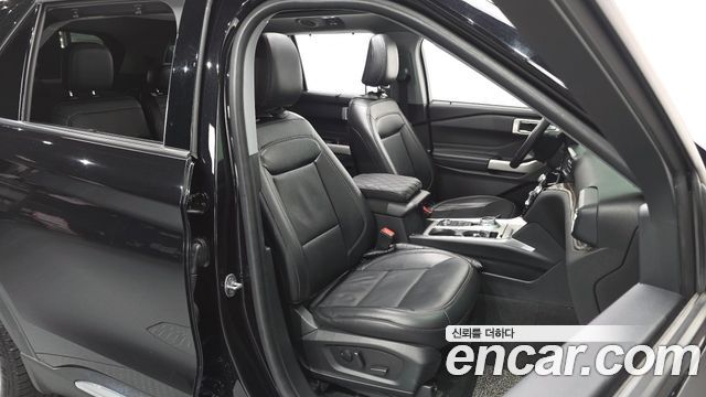 Ford Explorer 2022 — photo 12