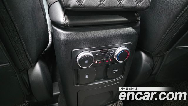 Ford Explorer 2022 — photo 19