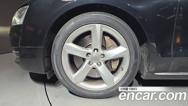 Audi A8 2011 — photo 5