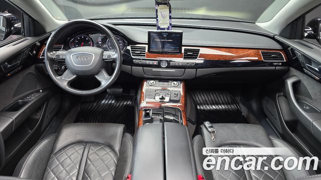 Audi A8 2011 — photo 7