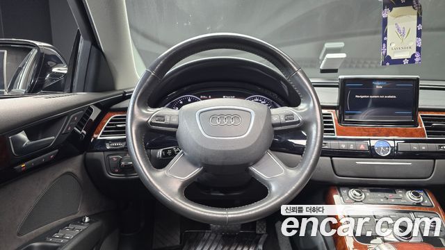 Audi A8 2011 — photo 13
