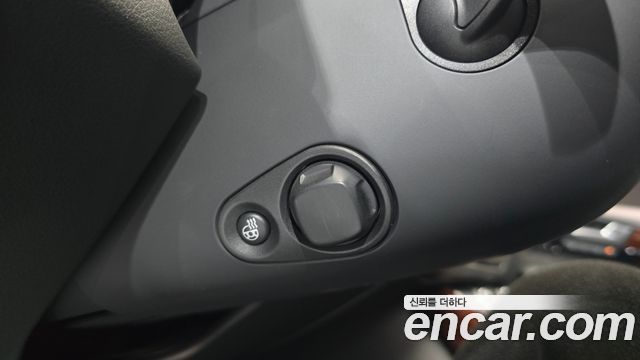 Audi A8 2011 — photo 17