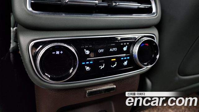 Genesis GV80 2020 — photo 17