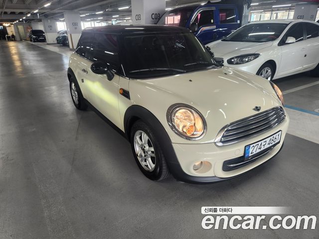 Mini Cooper 2013 — photo 1