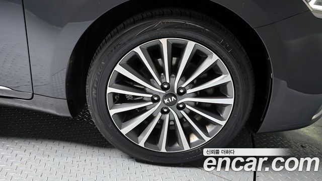 Kia K7 2017 — photo 5