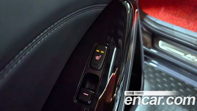 Kia K7 2017 — photo 18