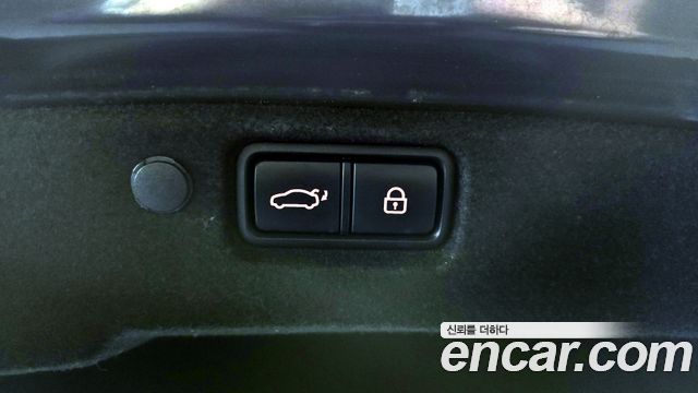 Kia K7 2017 — photo 20