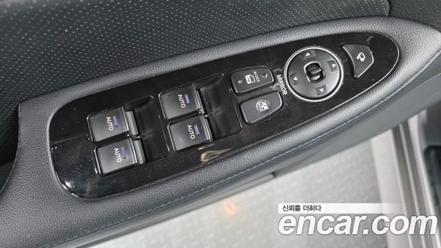 Hyundai Genesis 2012 — photo 12