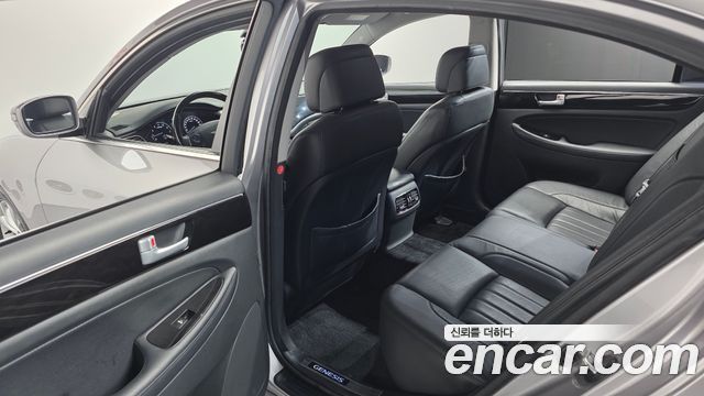 Hyundai Genesis 2012 — photo 17