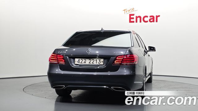 Mercedes-Benz E-Class 2015 — photo 4