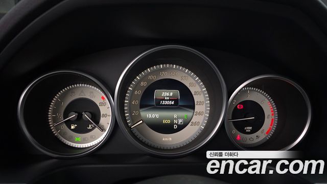 Mercedes-Benz E-Class 2015 — photo 8