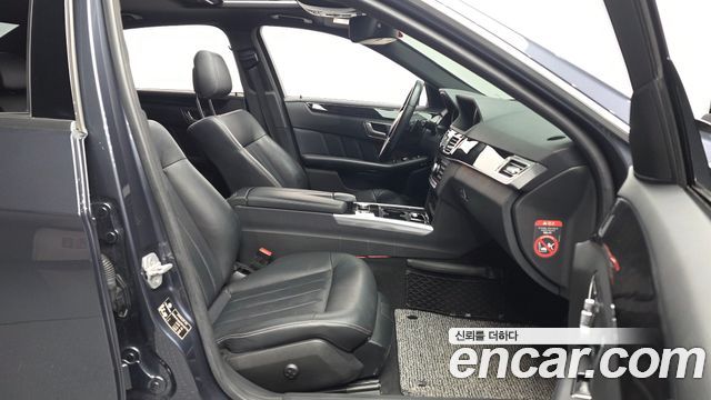 Mercedes-Benz E-Class 2015 — photo 11
