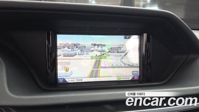 Mercedes-Benz E-Class 2015 — photo 14
