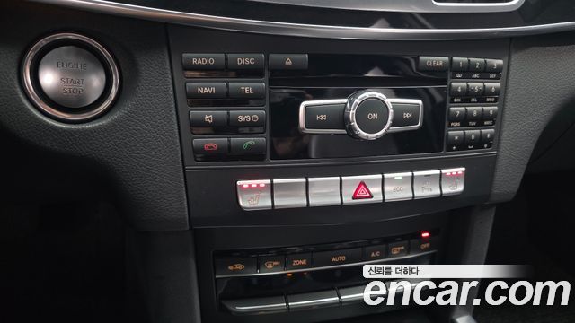 Mercedes-Benz E-Class 2015 — photo 16