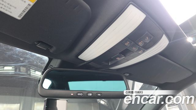 Mercedes-Benz E-Class 2015 — photo 17