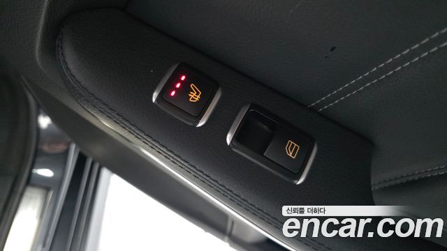 Mercedes-Benz E-Class 2015 — photo 19