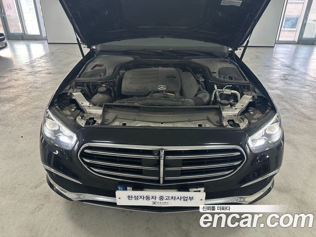 Mercedes-Benz E-Class 2023 — photo 6