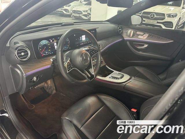 Mercedes-Benz E-Class 2023 — photo 7