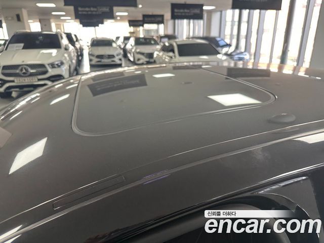 Mercedes-Benz E-Class 2023 — photo 12