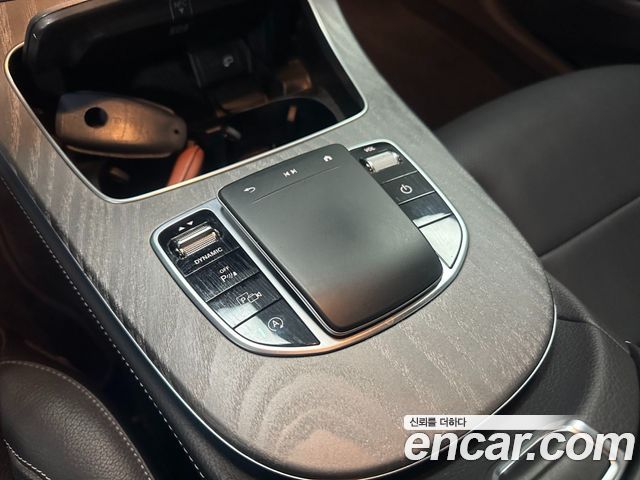 Mercedes-Benz E-Class 2023 — photo 15