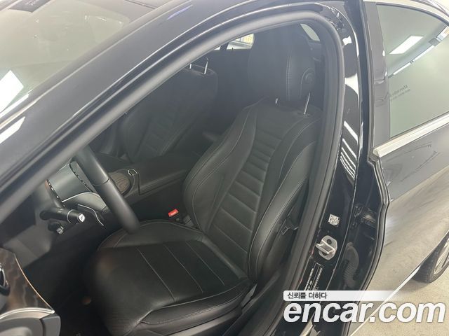 Mercedes-Benz E-Class 2023 — photo 18