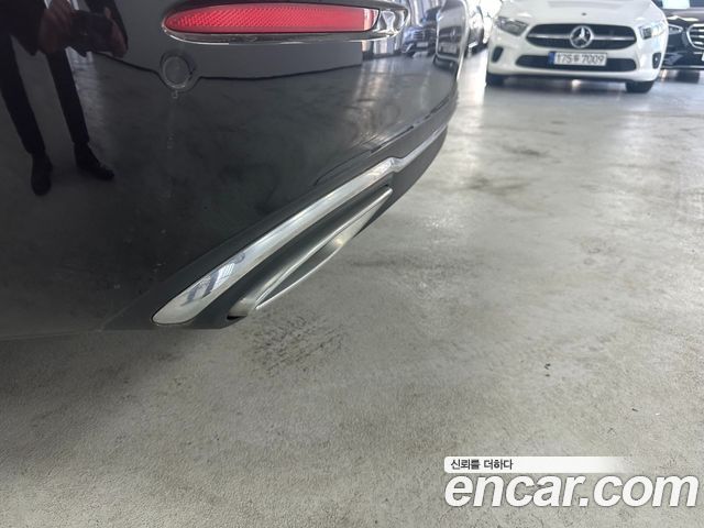 Mercedes-Benz E-Class 2023 — photo 20