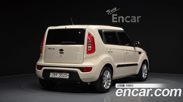 Kia Soul 2012 — photo 2
