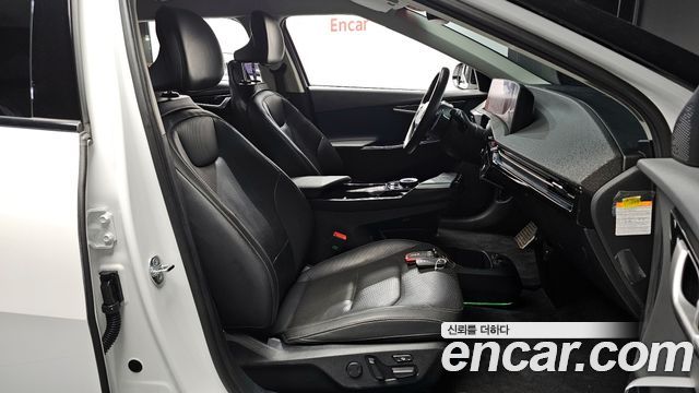 Kia EV6 2023 — photo 10