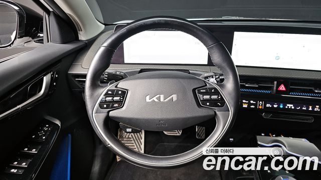 Kia EV6 2023 — photo 13