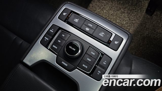 Genesis G80 2019 — photo 18