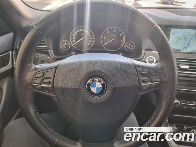 BMW 5-Series 2011 — photo 6