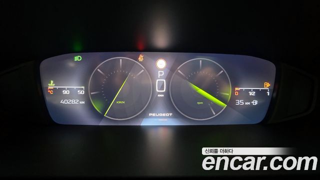 Peugeot 308 2022 — photo 8