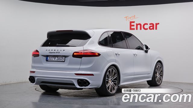 Porsche Cayenne 2016 — photo 2
