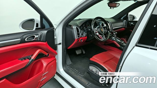 Porsche Cayenne 2016 — photo 10