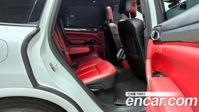 Porsche Cayenne 2016 — photo 12