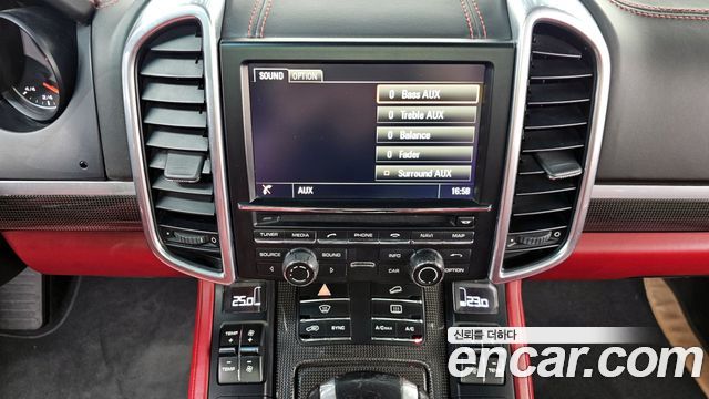 Porsche Cayenne 2016 — photo 14