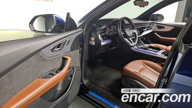Audi Q8 2021 — photo 10
