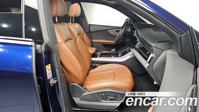 Audi Q8 2021 — photo 11