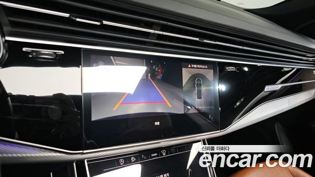 Audi Q8 2021 — photo 15