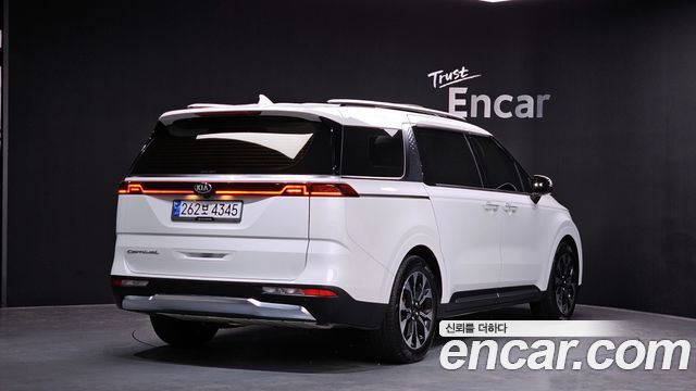 Kia Canival 2021 — photo 2