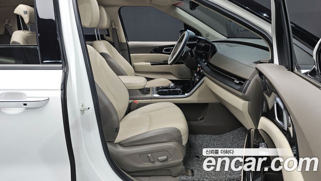 Kia Canival 2021 — photo 11